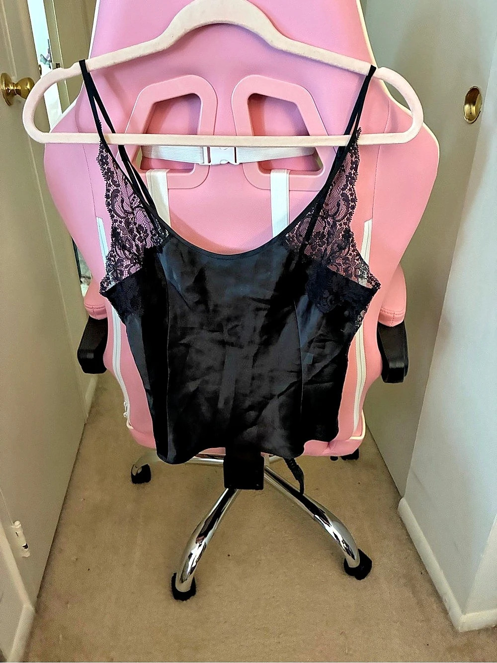 Victoria’s Secret Black Lace Trim Cami Size Small